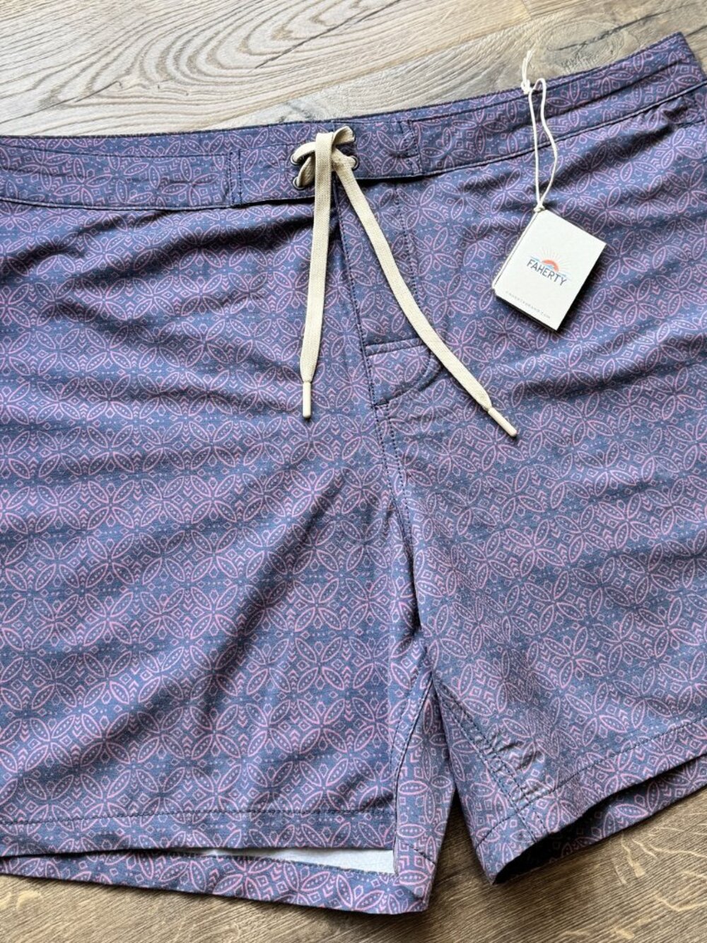 NWT Faherty Biarritz Boardshort Dusk Rose Medallion Mens Size 38 6" Inseam